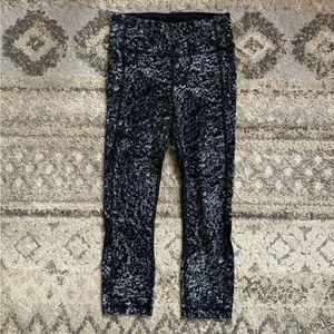 Lululemon Pace Rival Crop Achromatize Ice Grey Black 2